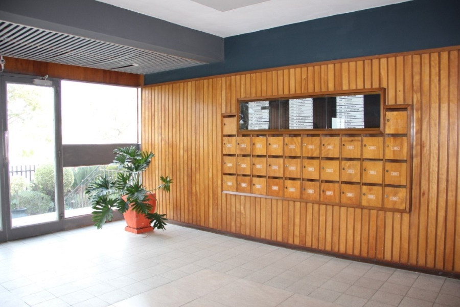 To Let 2 Bedroom Property for Rent in Somerset West Western Cape